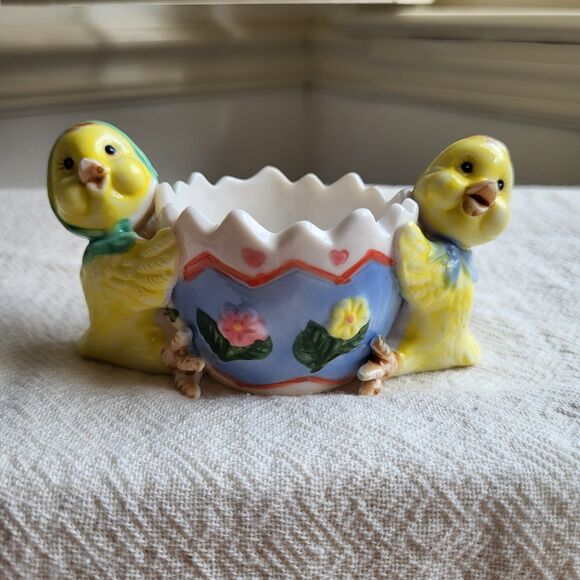 Vintage Ceramic‎ Easter Chicks & Egg Small Planter Mid-century - Picture 1 of 5